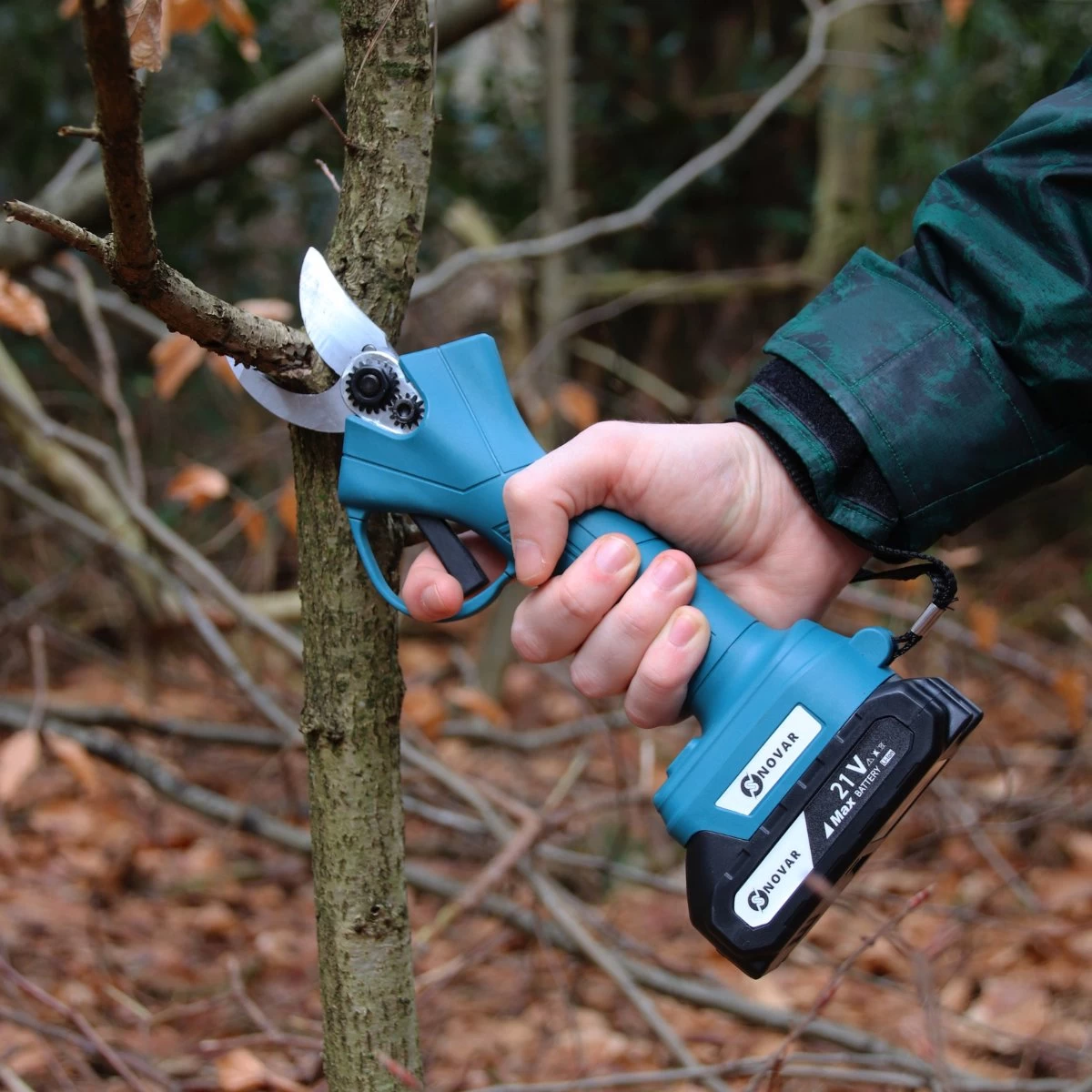 NovarGarden® Elektrische Snoeischaar NG1 - 2x Accu - Elektrisch - Takkenschaar - Op Batterij - 28mm - Image 9
