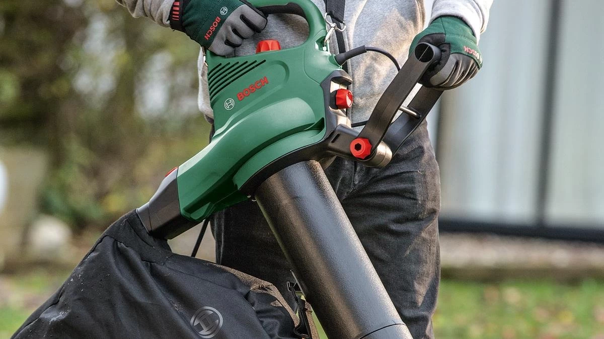 Bosch UniversalGardenTidy 3000 Bladblazer - Op Snoer - 3000 W - Image 5