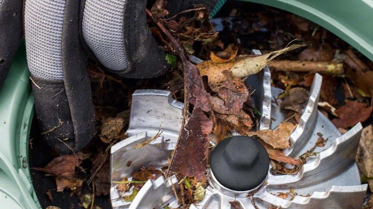 Bosch UniversalGardenTidy 3000 Bladblazer - Op Snoer - 3000 W - Image 8