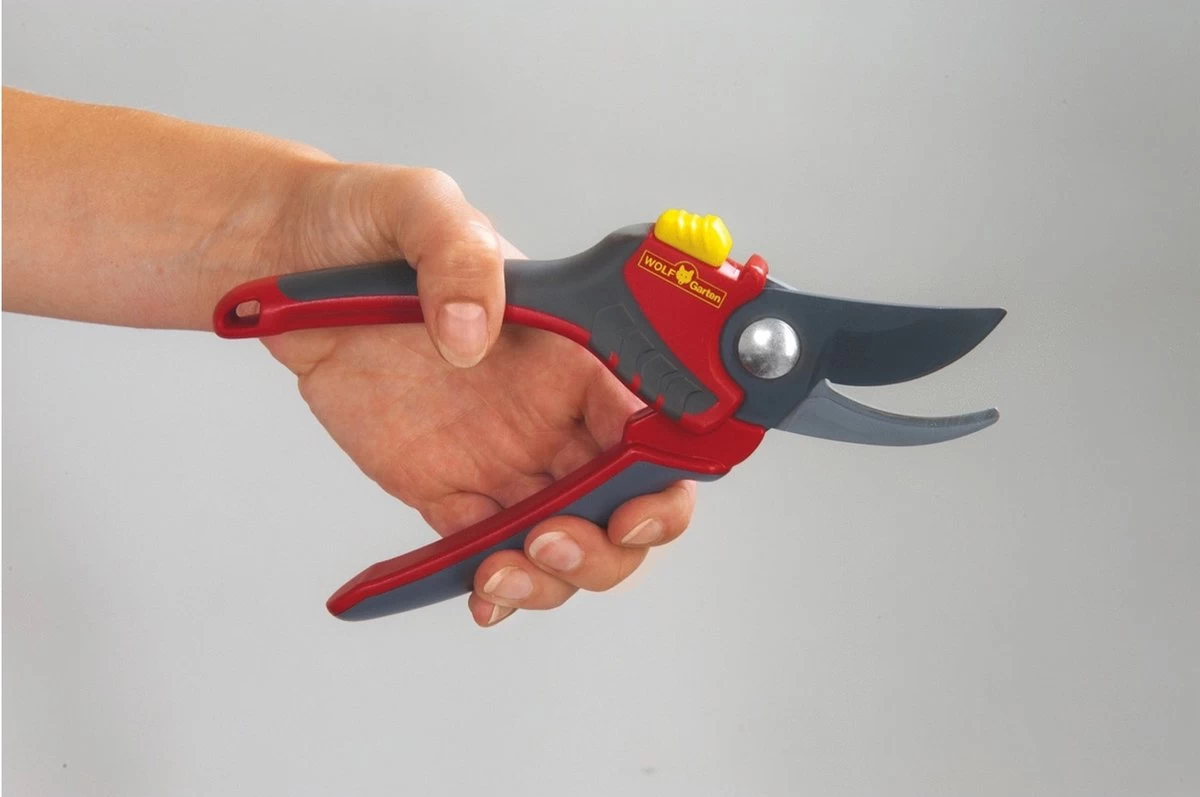 WOLF-Garten Snoeischaar "Premium Plus" RR 4000 - Max. Knipdiameter 22 Mm - Links- En Rechtshandige - Softinleg Handgreep - Snijhoek 30° - Voor Grote Handen - Vervangbare Messen - Image 2