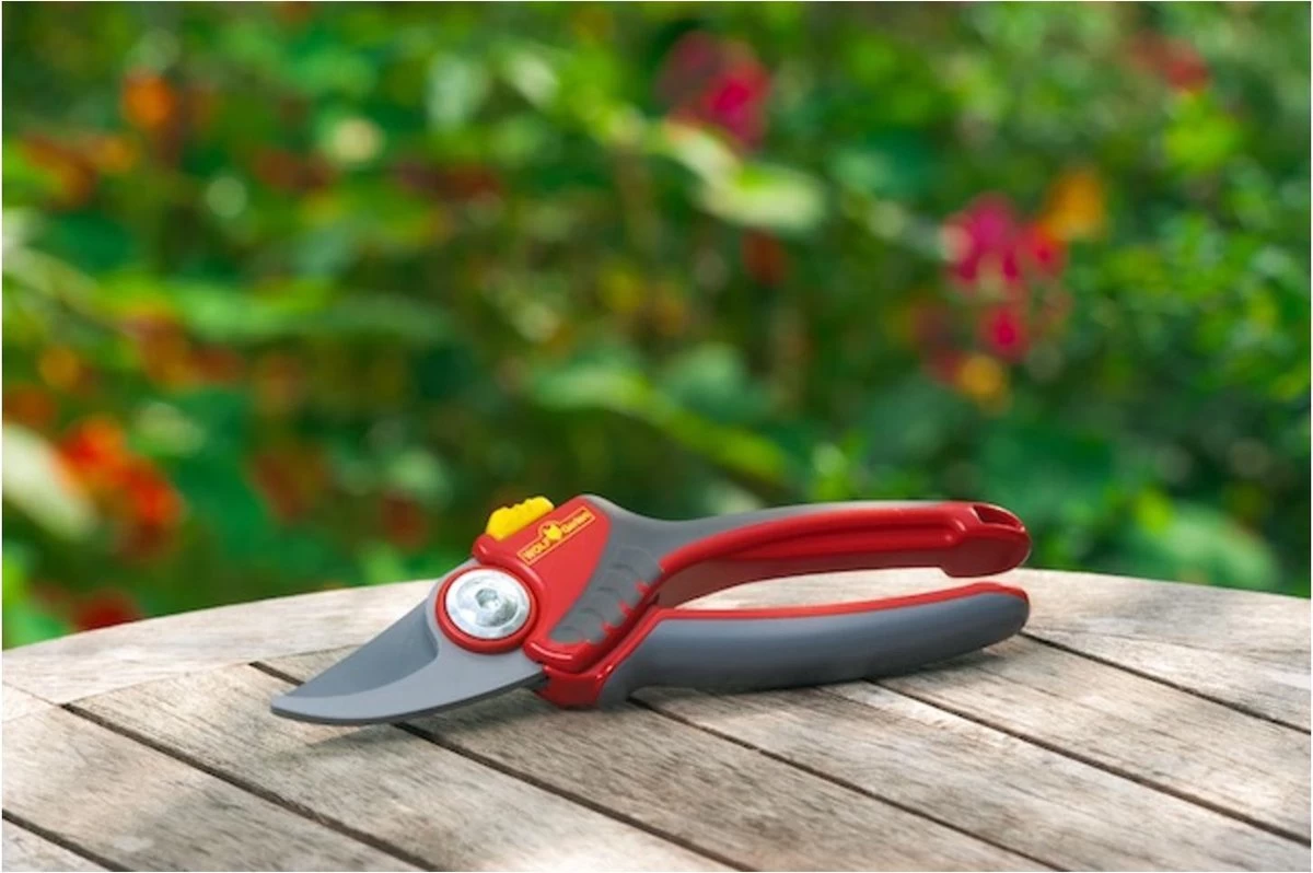 WOLF-Garten Snoeischaar "Premium Plus" RR 4000 - Max. Knipdiameter 22 Mm - Links- En Rechtshandige - Softinleg Handgreep - Snijhoek 30° - Voor Grote Handen - Vervangbare Messen - Image 7