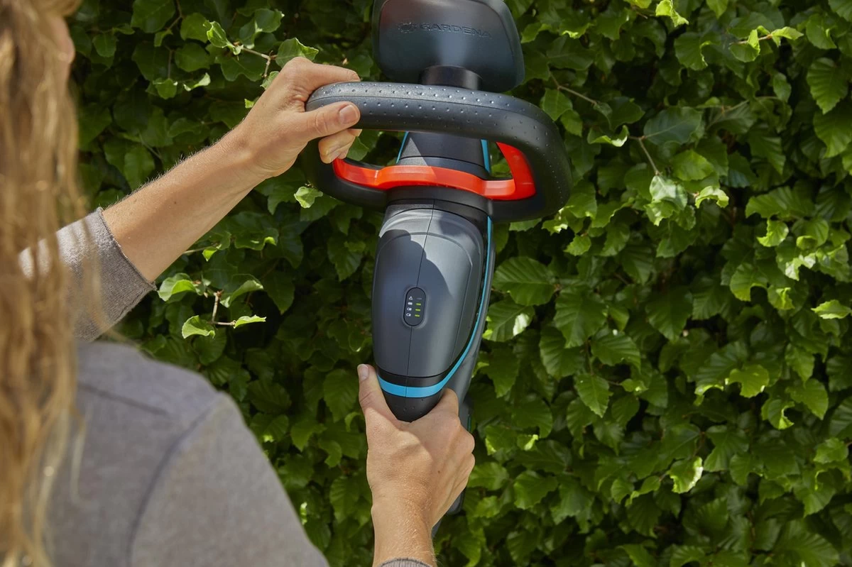 GARDENA - ComfortCut 50/18V-P4A Ready-To-Use Set - Heggenschaar - Image 3