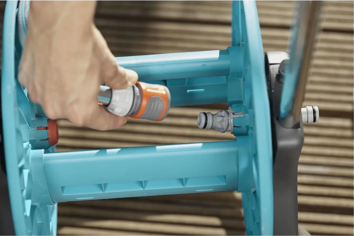 GARDENA - AquaRoll CleverRoll S Set Slangenwagen - Incl. 20 M Slang - Maximaal 40 M Opbergcapaciteit - Image 2