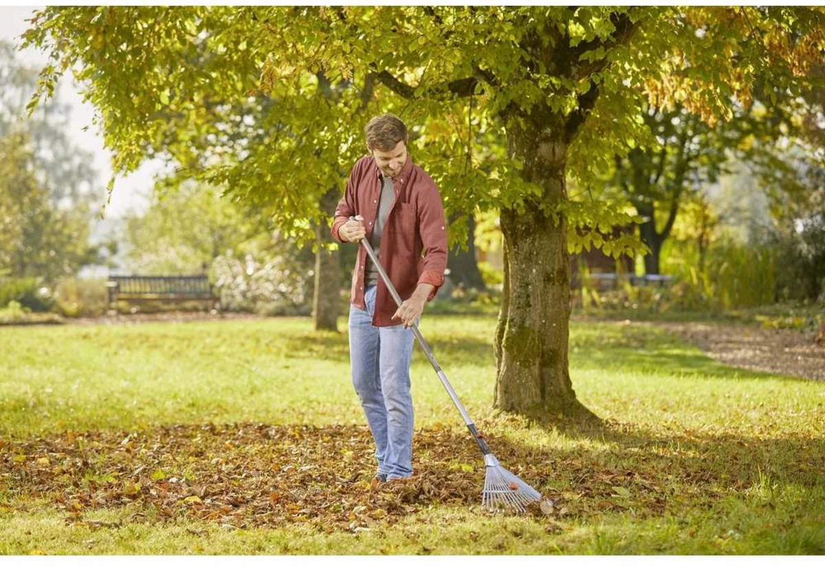 GARDENA Combisysteem Bladhark Hark - Werkbreedte Verstelbaar 30/50 Cm - Aanbevolen Steellengte 130 Cm - Afbeelding 2