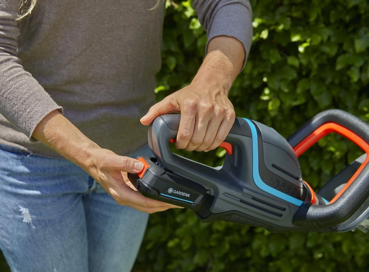 GARDENA - ComfortCut 50/18V-P4A Ready-To-Use Set - Heggenschaar - Image 11